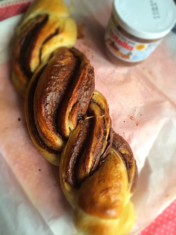 Snapdishの料理写真:Braided Nutella Bread|Trish Wongさん