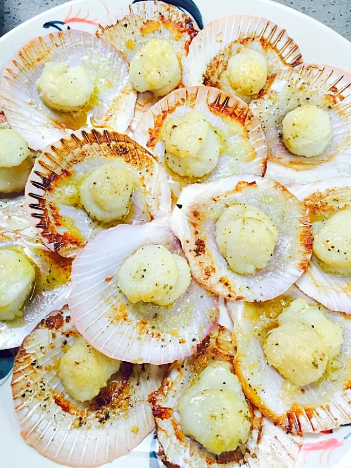 Baked garlic butter shell & parmesan cheese|Queenさん