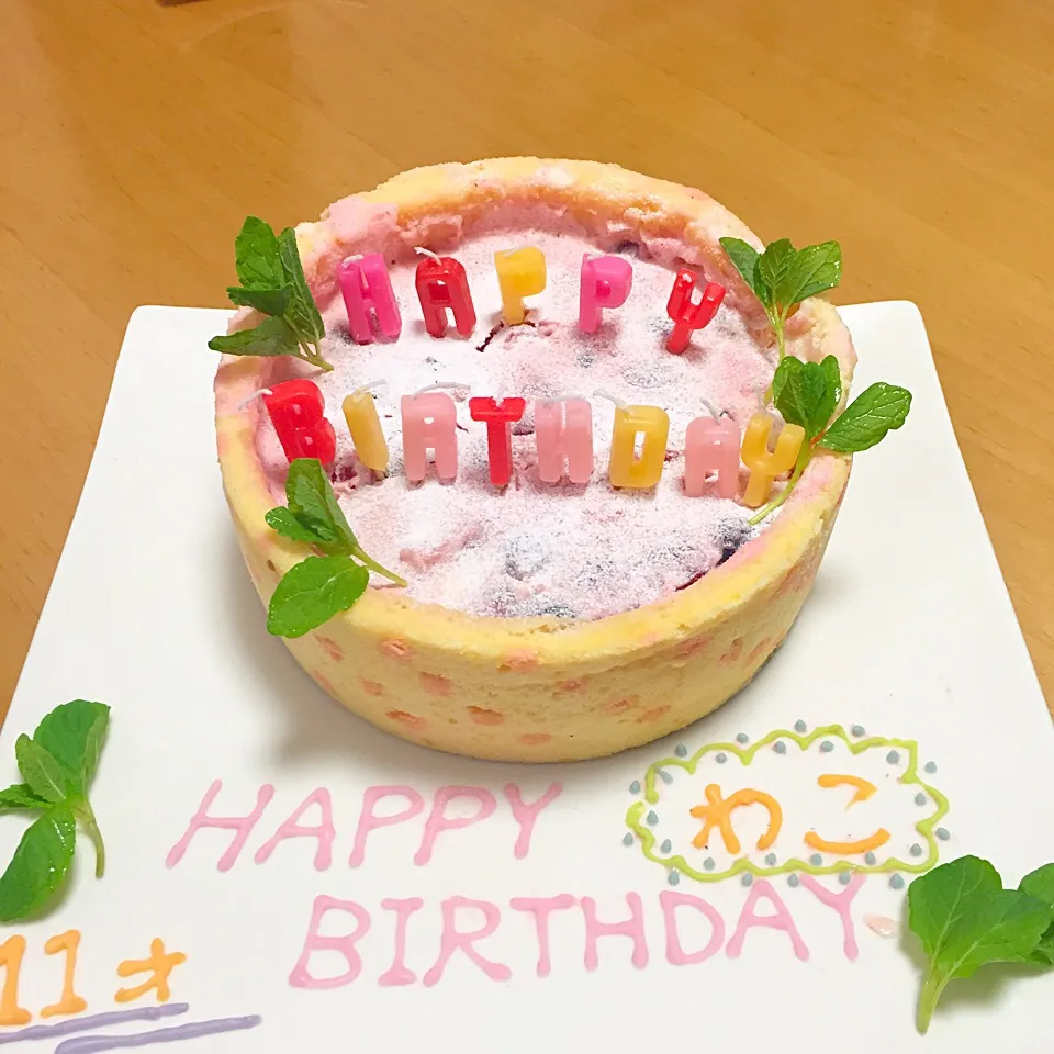 Snapdishの料理写真:レアチーズムース&いちごムースのケーキ❤️|ふみぃさん