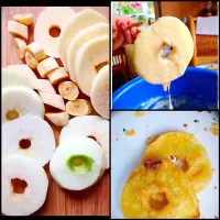 deep fried 🍎 apple rings 🍏 and bananas 🍌