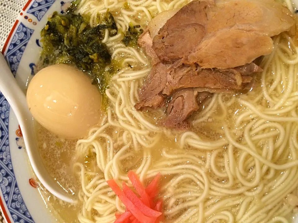 Snapdishの料理写真:とんこつラーメン|Mica Fujitaさん