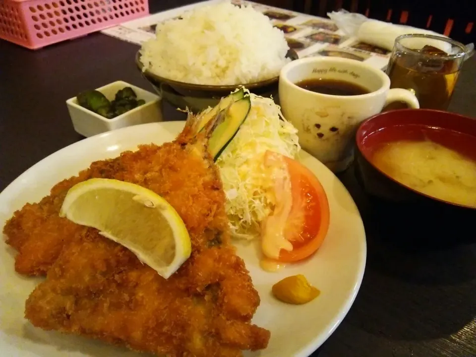 赤札屋のアジフライ定食、650円。|東京ライオンズさん