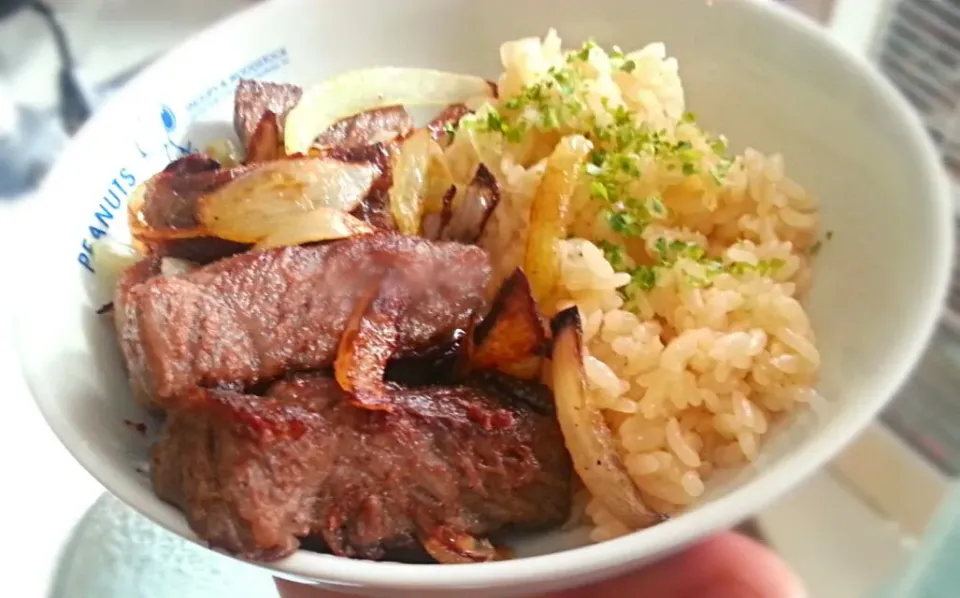 ステーキ丼|こぢえさん