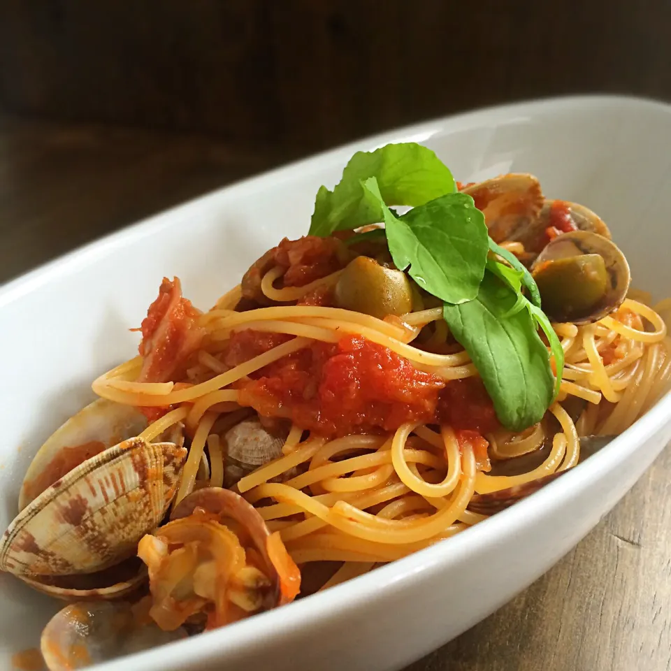 コーズの絶品トマトソースでボンゴレロッソのランチ🍝ʕ-̼͡-ʔ|七海さん