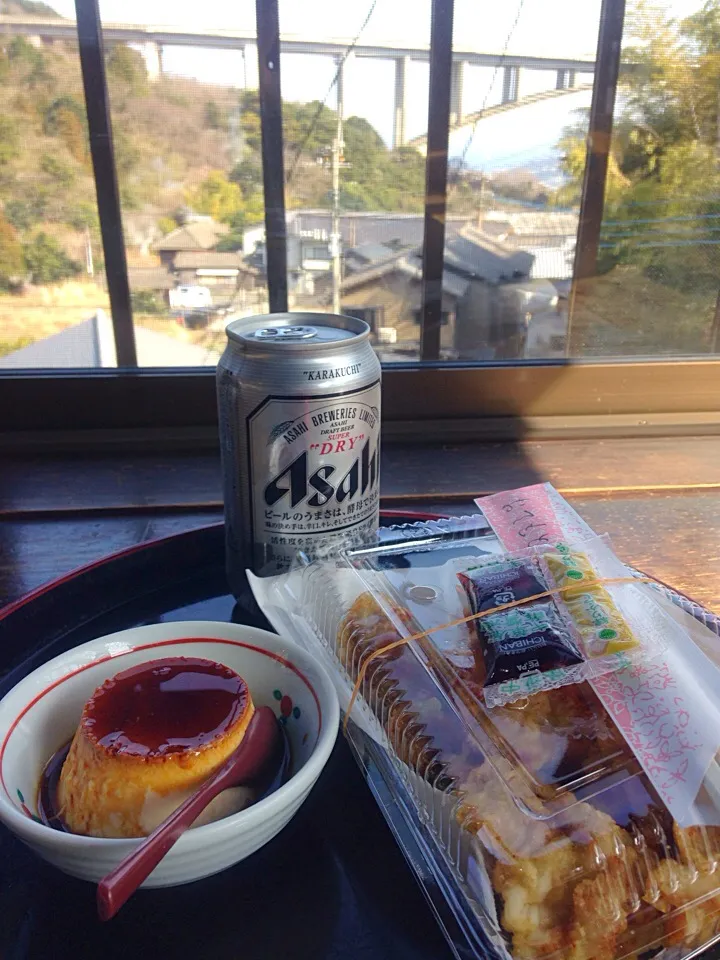 プリンの他に、とり天とビールも|橙月さん