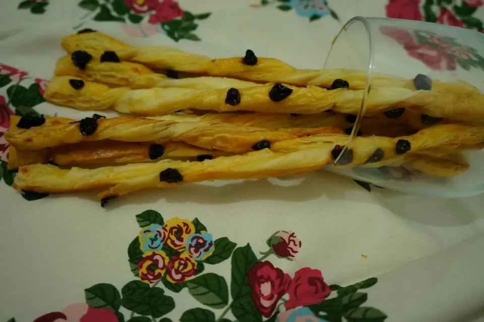 the raisin pastry straw|fikaaさん