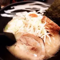 Snapdishの料理写真:特製とんこつラーメン|ポニさんさん