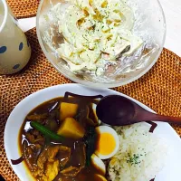 Snapdishの料理写真:牛すじカレーの晩御飯♡|もとこさん