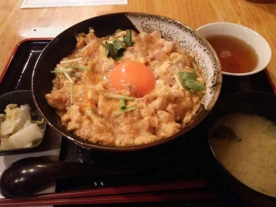 軍鶏一の親子丼、大盛りで990円。|東京ライオンズさん