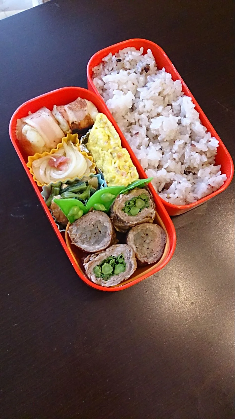 今日のお弁当

ごぼうと菜の花肉巻き
新子と紅しょうがの卵焼き
うすあげと小松菜の炊いたん
新玉ねぎとパンチェッタのマリネ
マッシュポテトベーコン巻き|ゆかさん