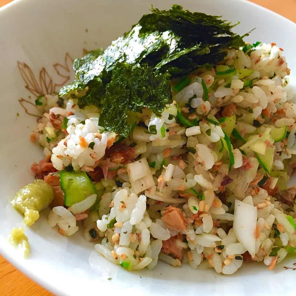 サンマ蒲焼缶で混ぜご飯|カウンター嬢さん