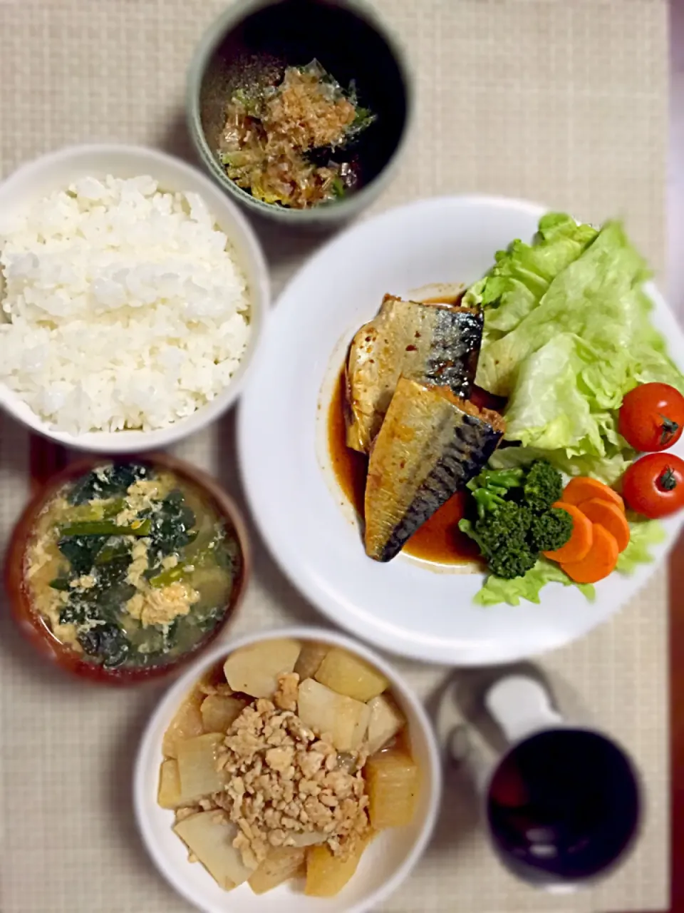 蒸し野菜サラダ&鯖の味噌煮&里芋と大根のそぼろあんかけ&ほうれん草のおひたし&ほうれん草の卵とじスープ💓|あゆかさん