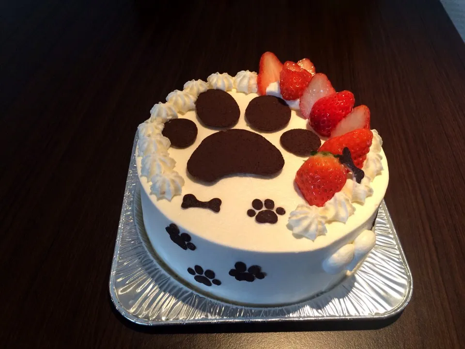 Snapdishの料理写真:犬が好きすぎる方の誕生日ケーキ！|みほさん