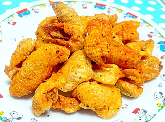 カリカリ揚げ鳥のかわ - Deep crispy fried Chicken skin 😋❤️✨|Liezlさん