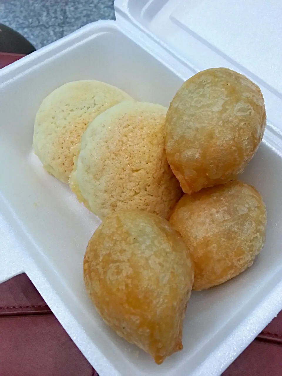 Baked bbq pork bun and deep fried dumplings|Arthurさん