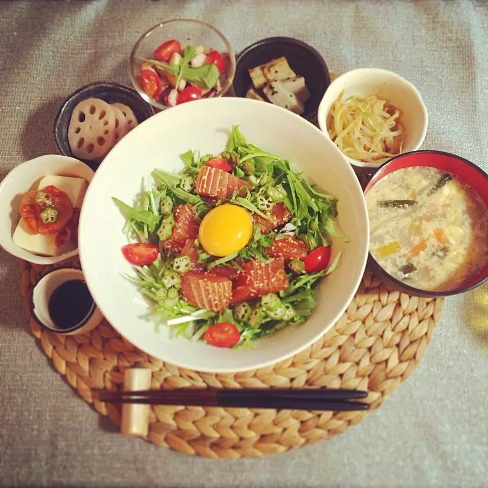 マグロのぶつ切り漬け丼定食|Miku Ishimaruさん