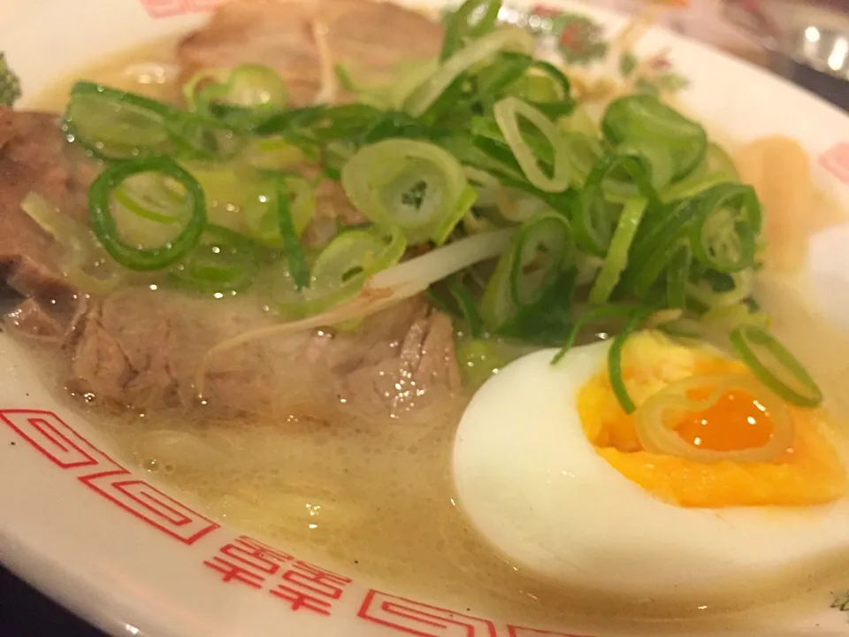 トンコツラーメン|たぁちさん