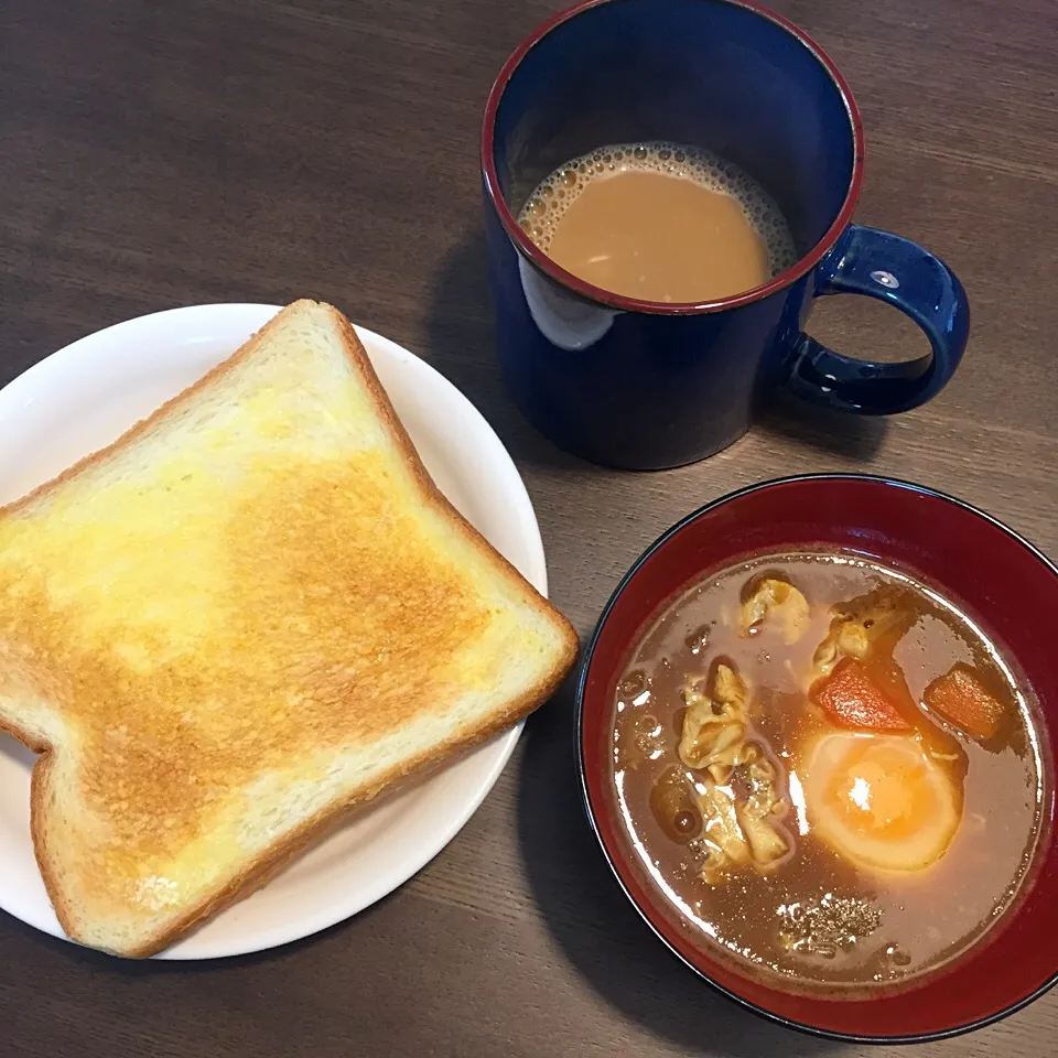 今日の朝ごはん♪カレースープとバタートースト☺︎|Frau₍ᐢɞ̴̶̷ ·̮ ɞ̴̶̷ᐢ₎さん