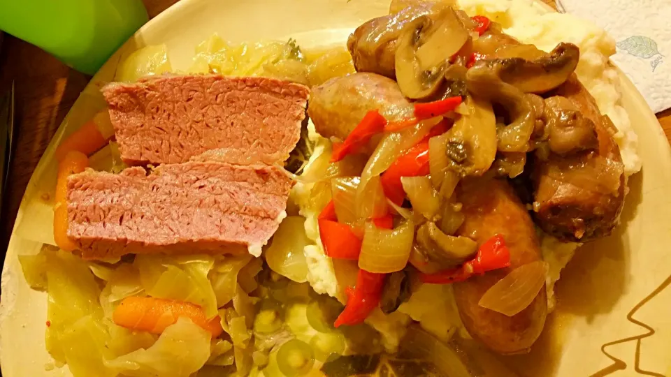 corned beef and cabbage... and ..bangers n mash..
happy st pattys day|mさん