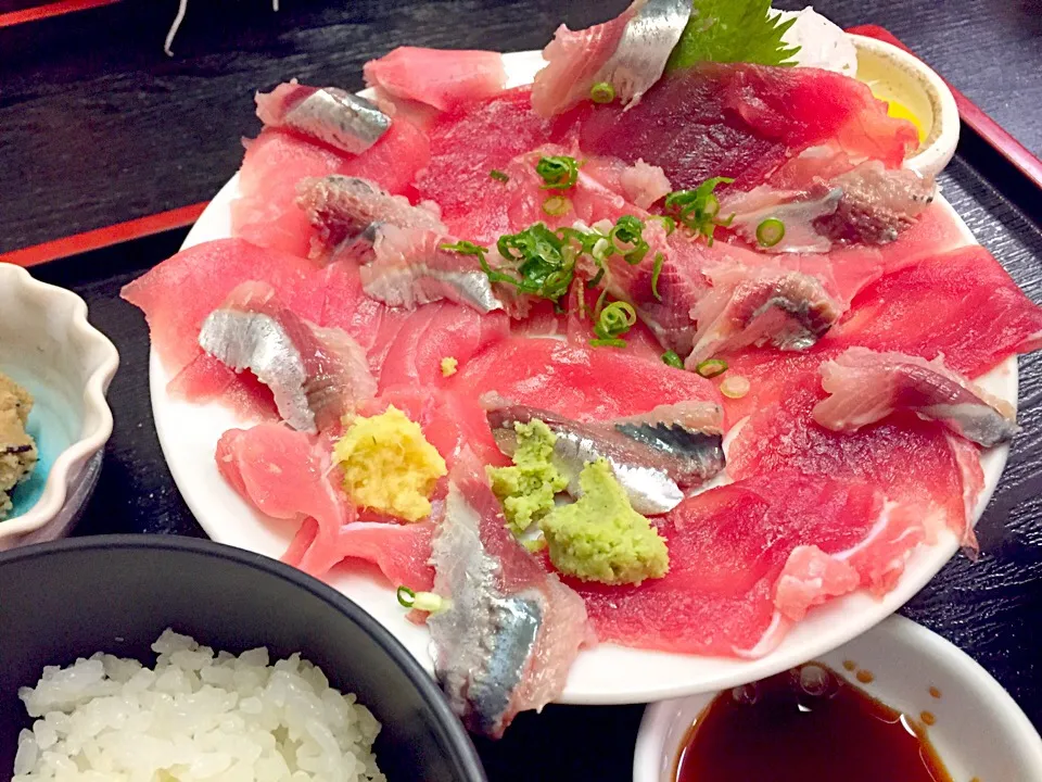 イワシとマグロのお刺身🐟|シナミルさん