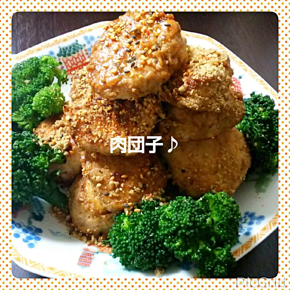 ひかりママ＊さんの玉ねぎでカサ増し♪肉団子大葉ゴマまみれ♡おつまみに最高です(´∀｀) 柚子七味フリフリ♪|ゆっこさん