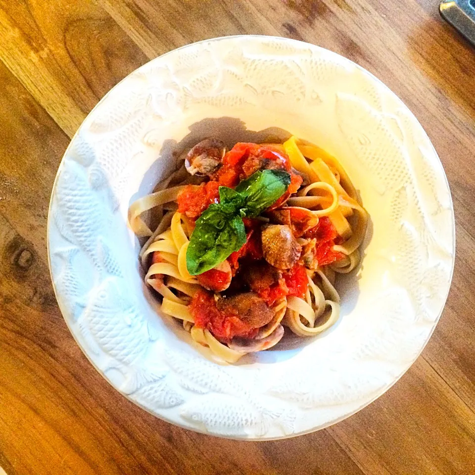 Pasta with clam un fresh tomatoes|thebigfattheoryさん