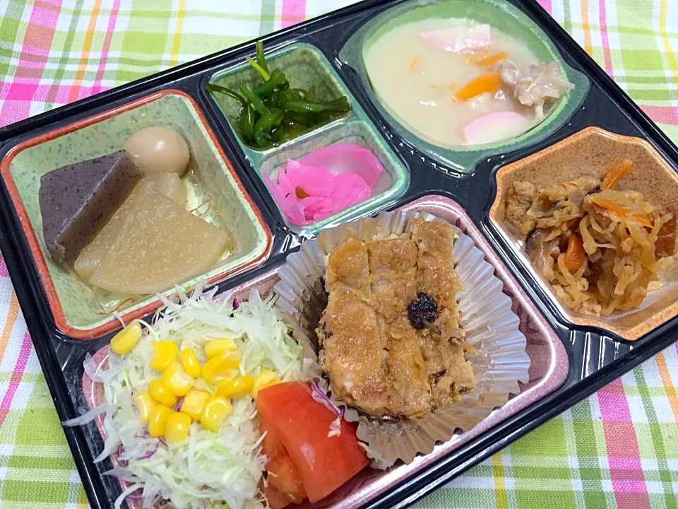 カマボコ入りクリームシチュー 日替わり弁当 豊川市宅配|Naokazu Kuritaさん