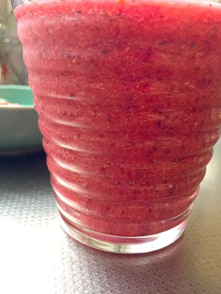 Mixed berries and celery stems, chopped carrots, lemon juice and water for today's smoothie|YDKOさん