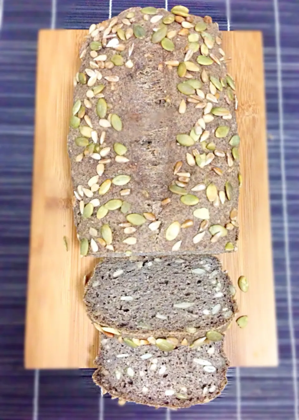 Multi-seed thyme-Parmesan buckwheat loaf|coxiella24さん