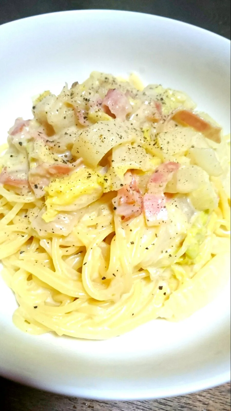 白菜とベーコンの味噌クリームパスタ|めぐまげさん