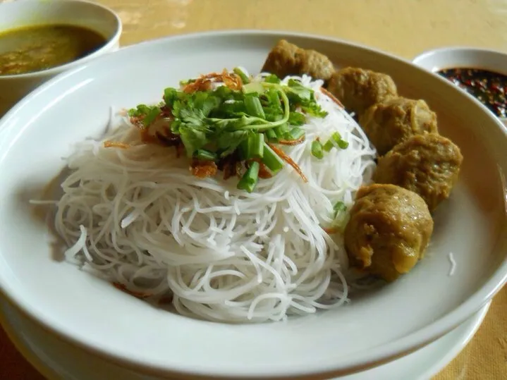 Rice Noodles with Beefball Soup|Joha Hassanさん