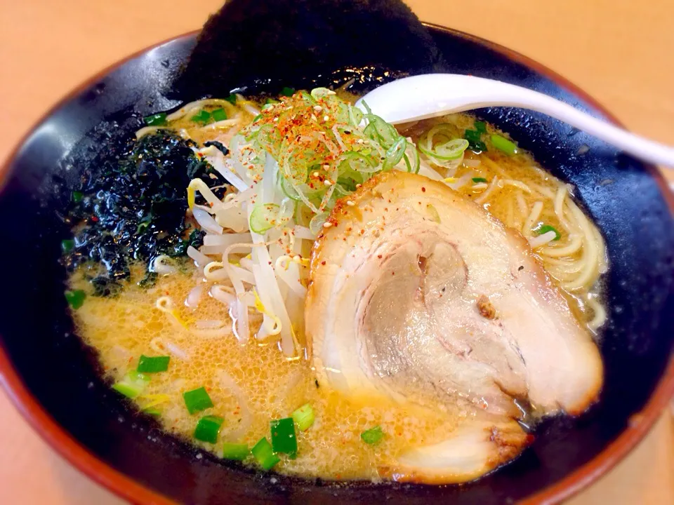 味噌の金子・赤の味噌ラーメン🍜大盛無料、ご飯食べ放題🍚|ゆうじ.さん