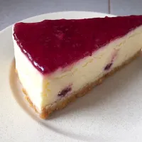 Raspberry cheesecake for dessert|X10Xさん