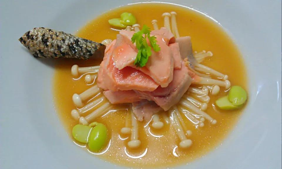 Salmon poached in miso broth with enoki mushroom!! #Seafood|Hey_Chefさん