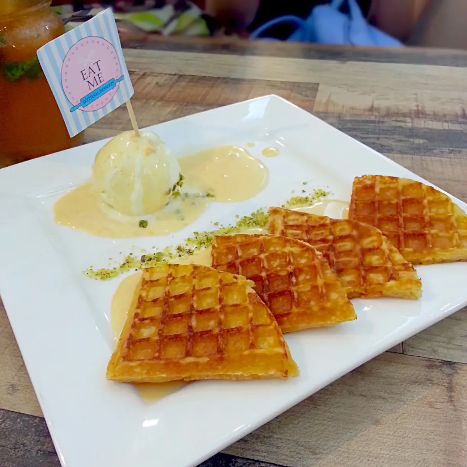 Le Chempedak Waffles from Eat Me Cafe! 😋|Cherie Yapさん