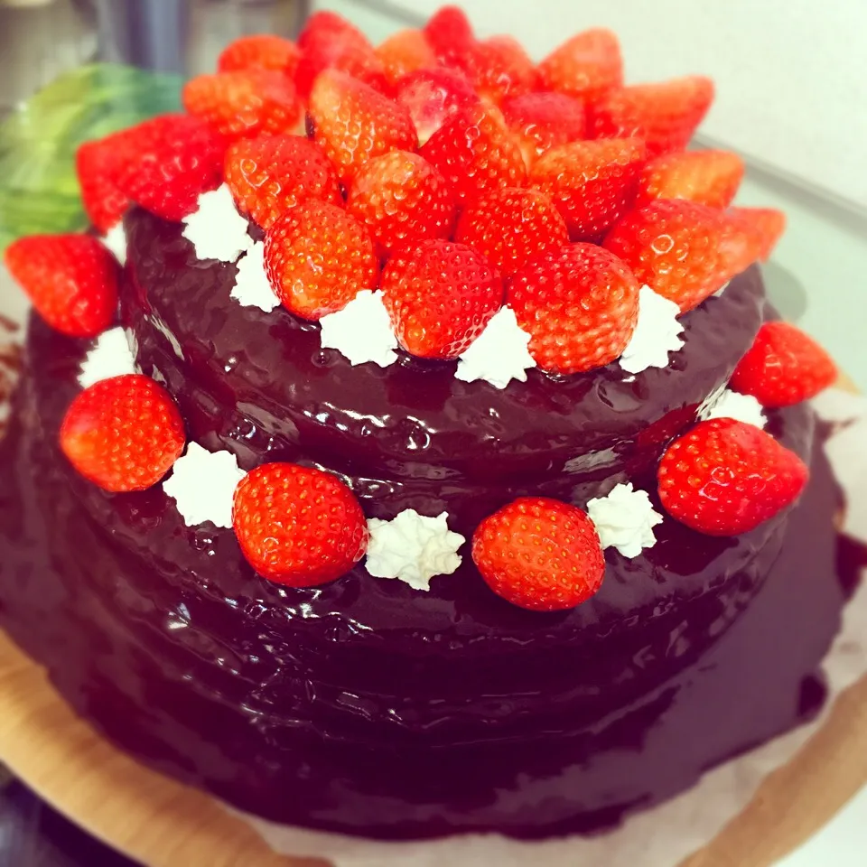 Bolo de chocolate com recheio de brigadeiro e calda de Beilys - #chocolate cake|Ewerthon Tobaceさん