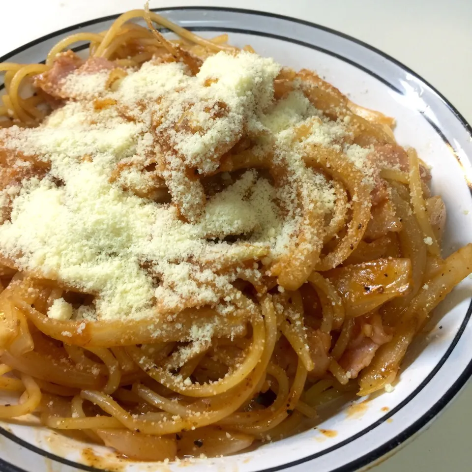 玉ねぎとベーコンのナポリタン|織友さん