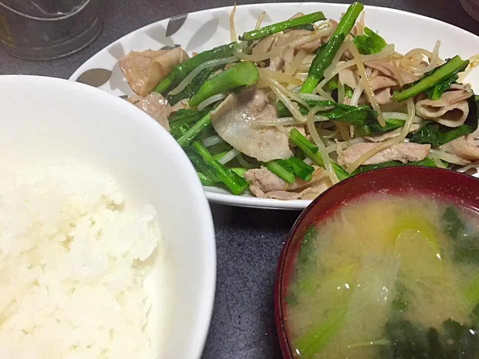 Snapdishの料理写真:かき菜とネギじゃが味噌汁、白米、かき菜と肉もやし炒め|ms903さん