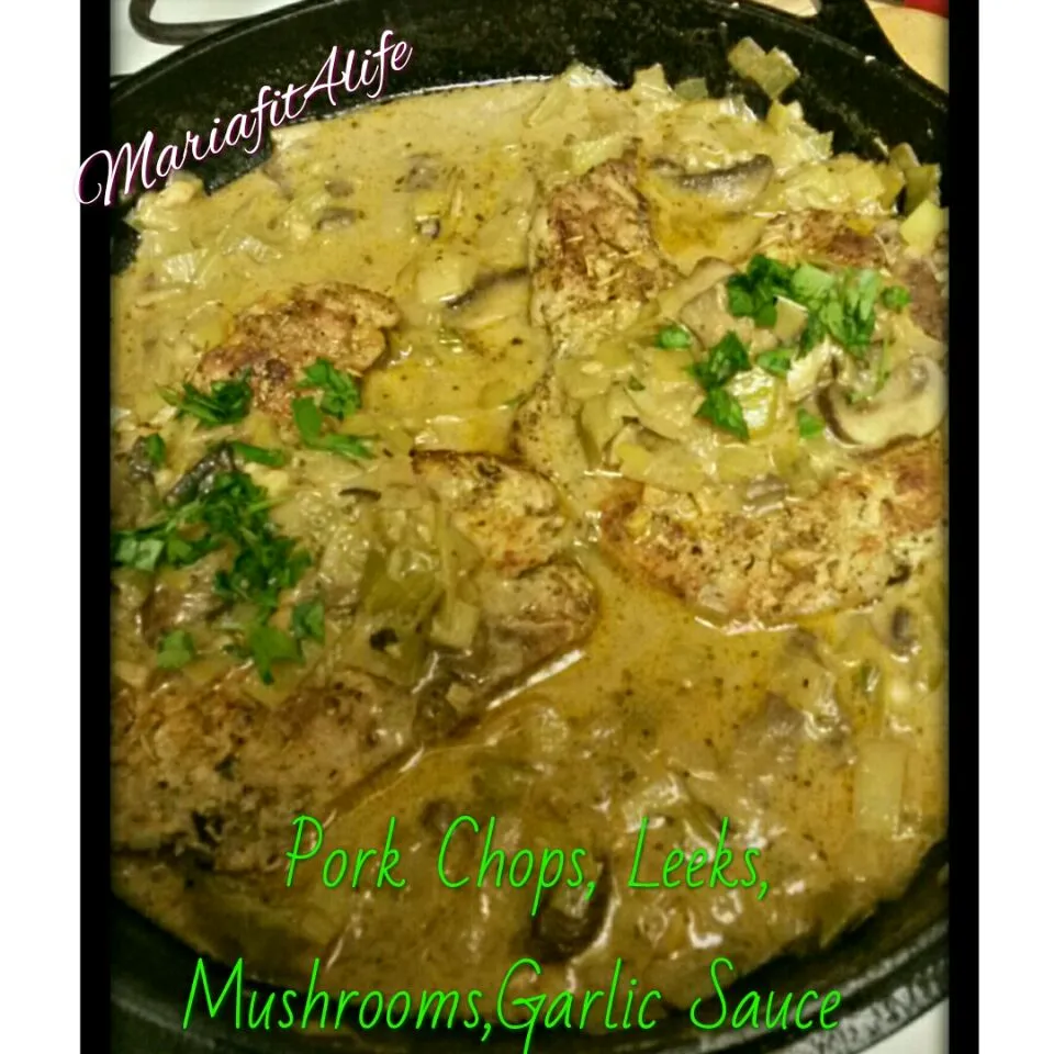 Snapdishの料理写真:Pork Chops Leeks Simmered in a rich Mushroom 
Garlic Sauce|Mariafit4life🇺🇲🪶🦅さん