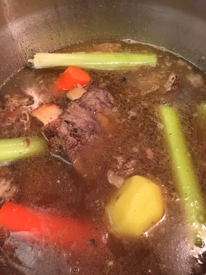 Snapdishの料理写真:Prime Rib Beef Barley Soup - the beginning|lori anneさん