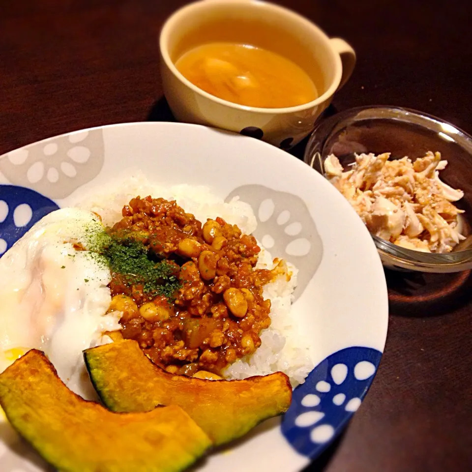 かぼちゃと豆のキーマカレー、コンソメスープ、ささみのゴマドレ和え|ぼぶさん