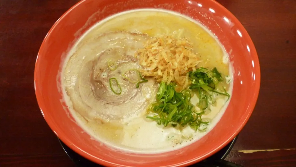 スープに甘エビ&赤エビのエキスがプラス！海老白湯ラーメン(細麺)◎ @大阪|THE SUNSEAさん