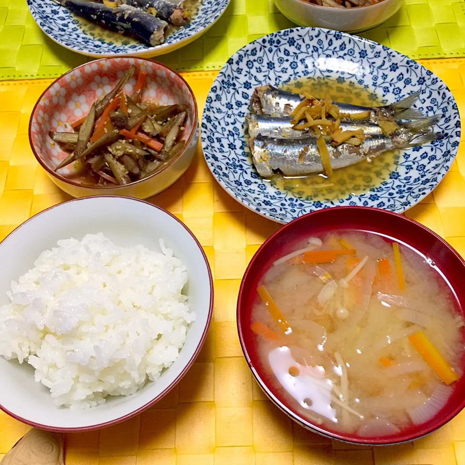 キンピラ、鰯の生姜煮、根菜とエノキのお味噌汁|舐め子さん