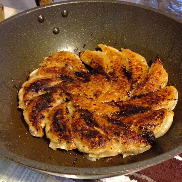 焼きギョッザ中４個大葉入り〜|ヒロキさん