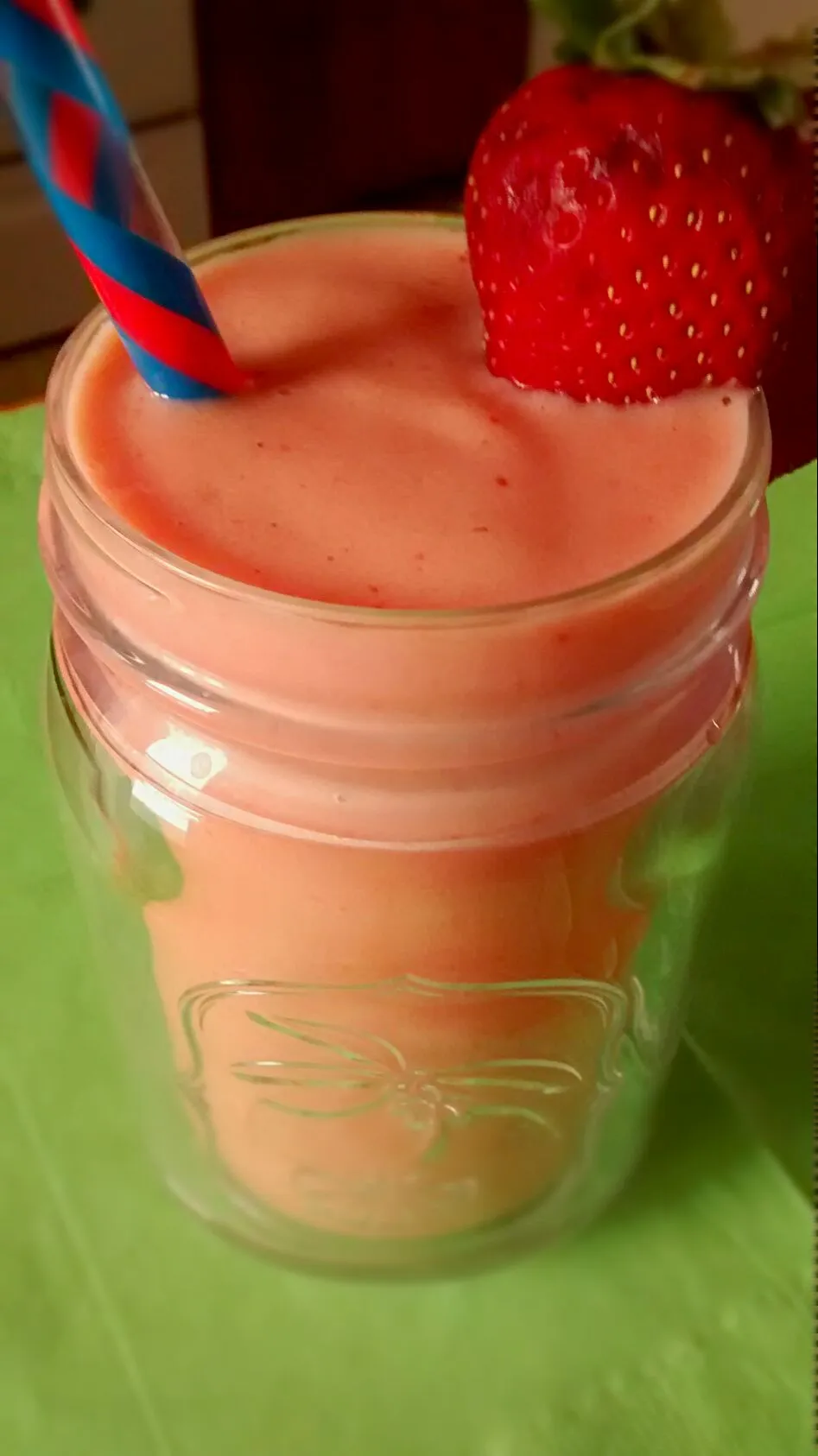 Summer On A Snowy Day Smoothie|erin viozziさん