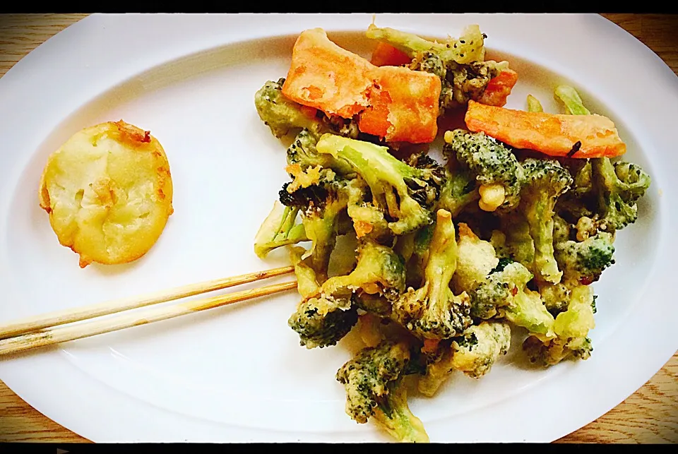 deep fried vegetables 🍴broccoli and carrots|CatzeMDさん