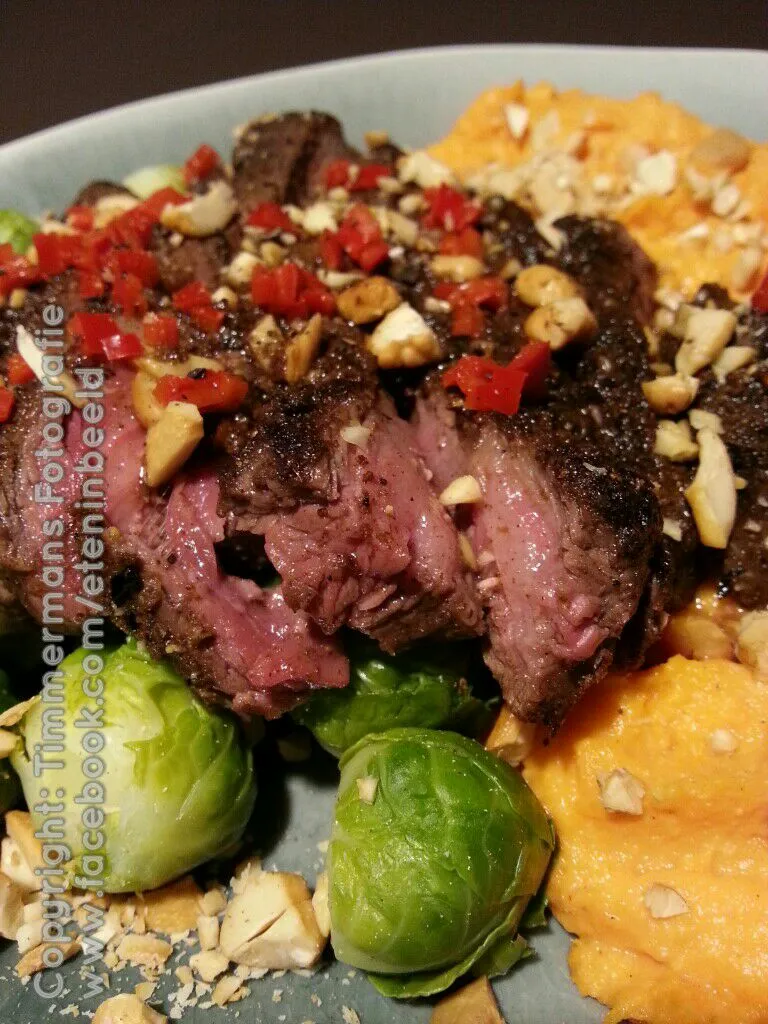 Brussels sprouts, sweet potato and steak|Frank&Jolanda - Eteninbeeldさん