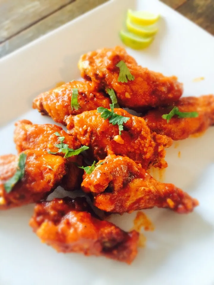 Spicy sriracha wings|gina clarkeさん