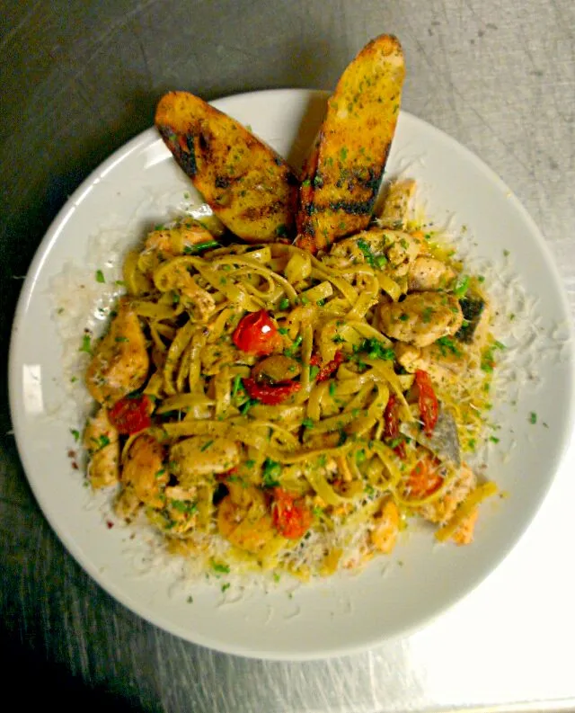 seafood scampi over penne|chef Charlesさん