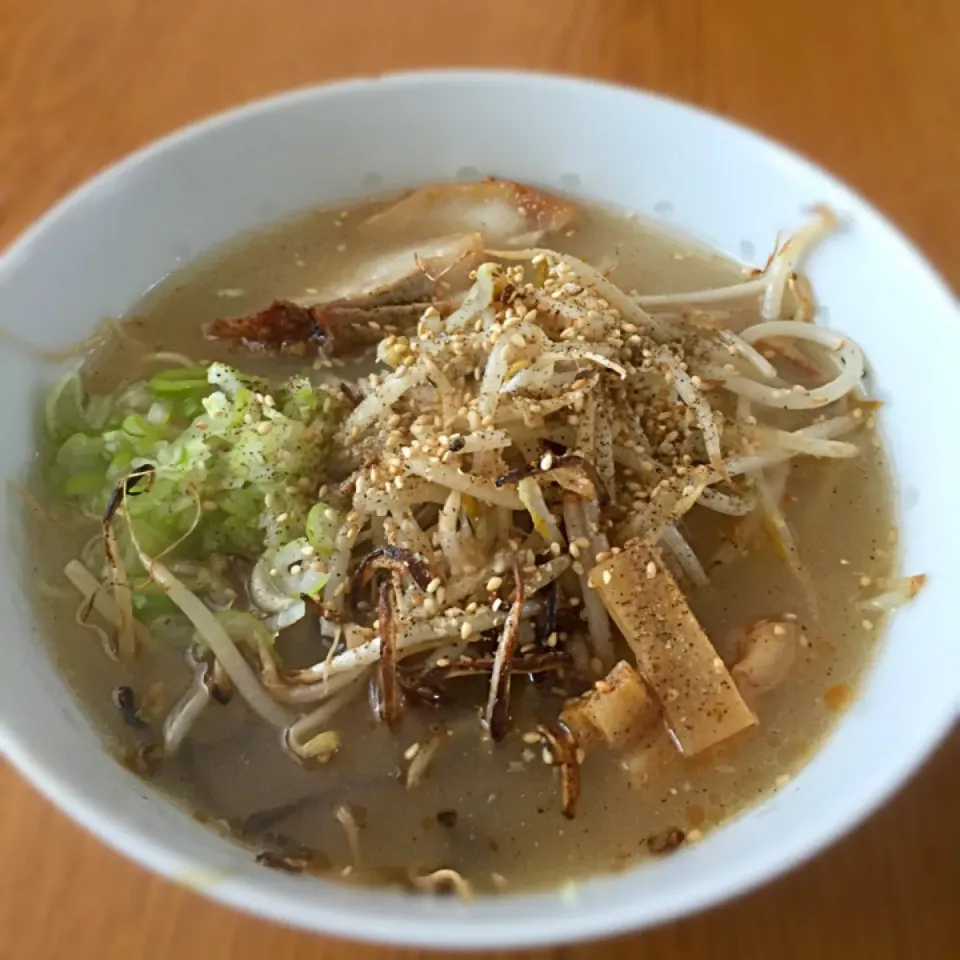 豚骨鶏ガラスープで塩ラーメン✨|みつなち☆さん